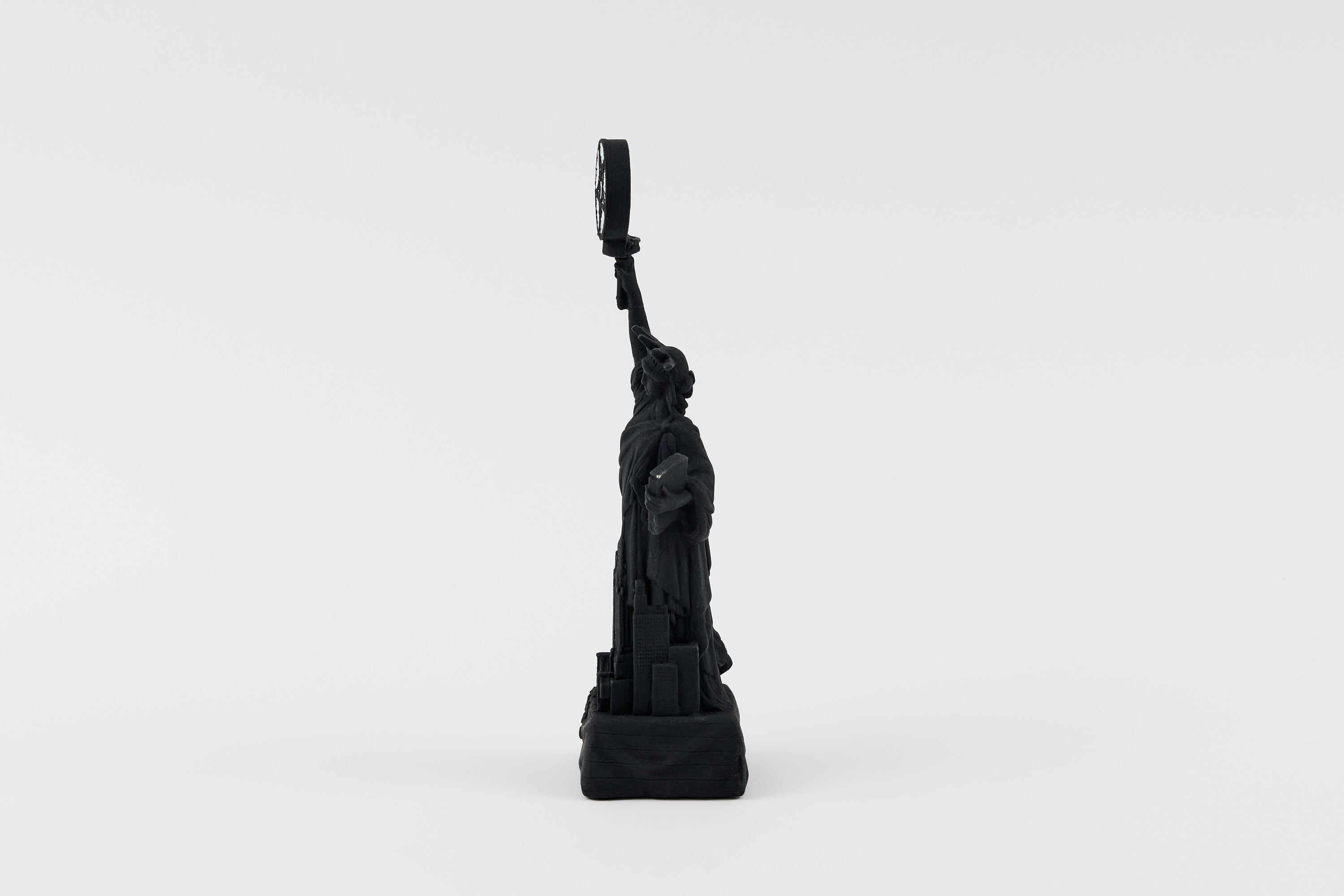 Kembra Pfahler: Untitled