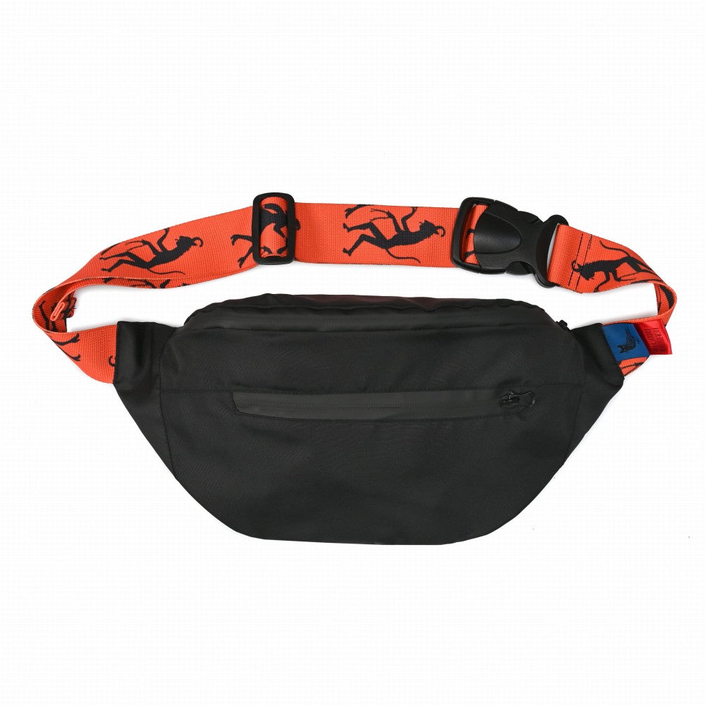 Aleksandra Waliszewska with Pat Guzik: Nerka Krampus Tanczy